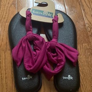 Sanuk yoga slings